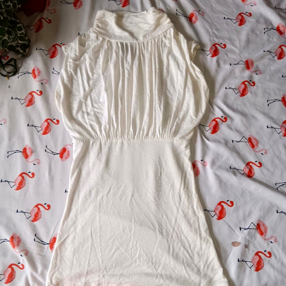 Elegant White Sleeveless Dress